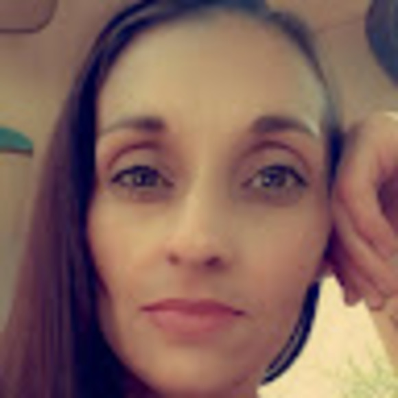 Meet your Posher, Nicole - Picture 1 of 1